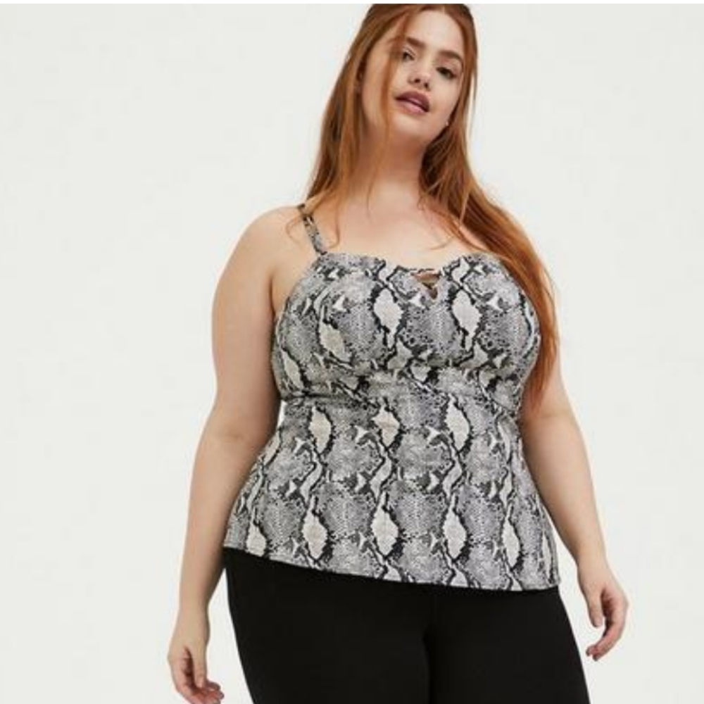 Torrid- Peplum Bengaline Ladder Detail Cami- snake print 🐍